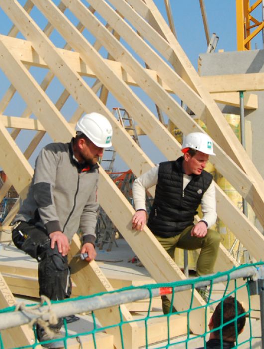 Mitarbeiter von Peter Ahrens Bauunternehmen auf der Baustelle