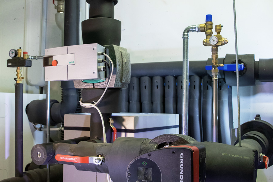 Heizungskeller mit Geothermie Anlage