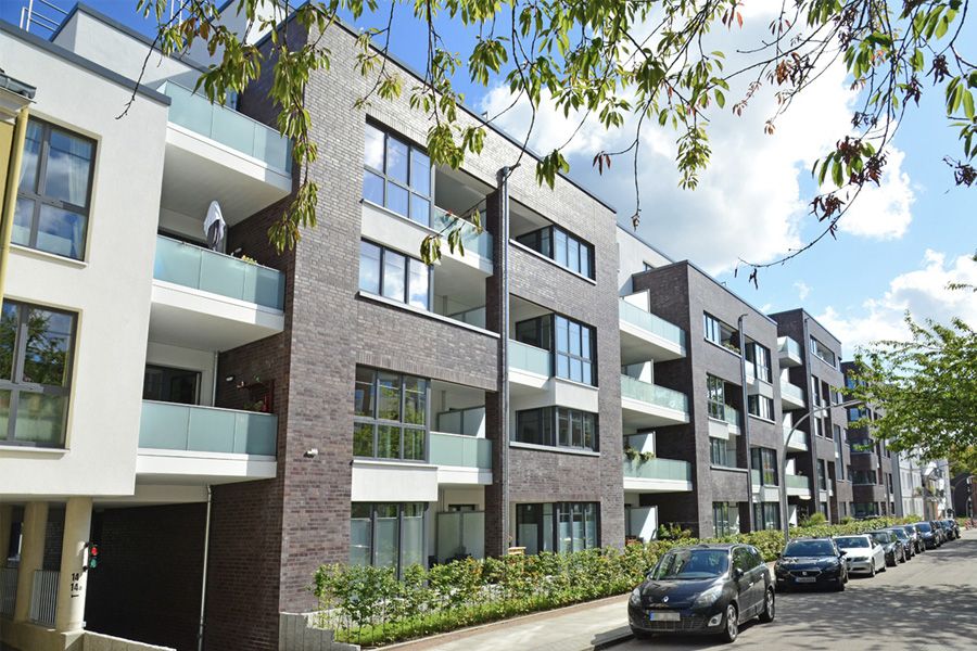 Wohnanlage mit Luftwärmepumpe in Hamburg